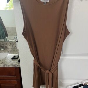 Women’s sleeveless brown top